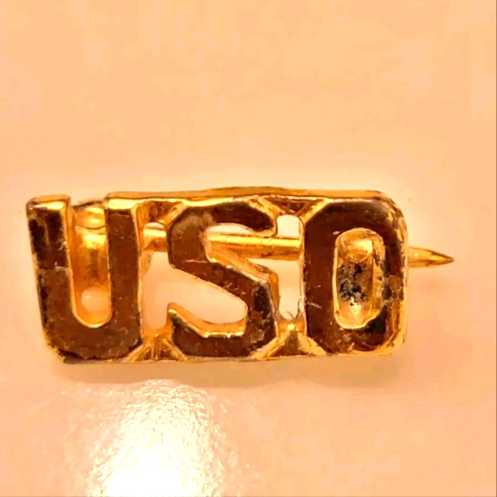 VINTAGE WWII/WW2 US Home Front USO Pin United Service Organizations LAPEL PIN